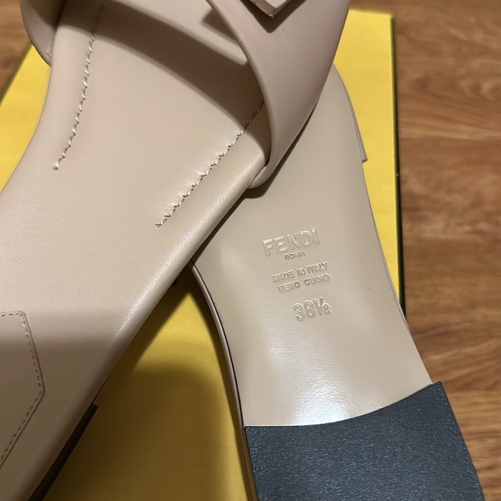 Fendi Cream Slide Sandals Brand New in Box *price is firm* - Picture 6 of 10